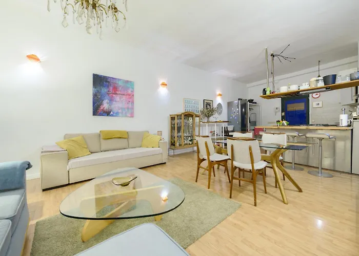 Gran Via-Sol Spacious Apartment 3 Bedrooms & 2 Wcs