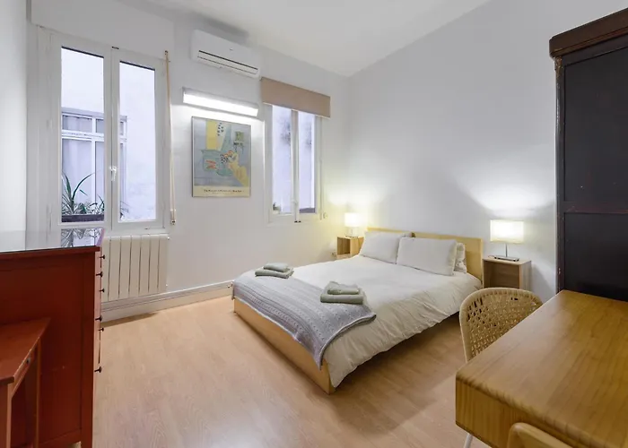 Gran Via-Sol Spacious Apartment 3 Bedrooms & 2 Wcs
