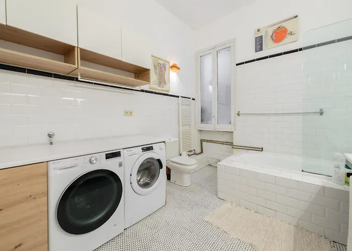 Gran Via-Sol Spacious Apartment 3 Bedrooms & 2 Wcs